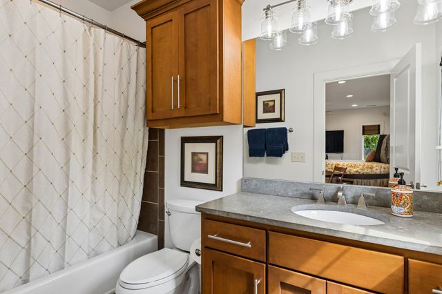 301 32nd Ave, S, Nashville, TN 37212