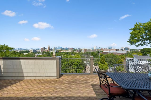301 32nd Ave, S, Nashville, TN 37212