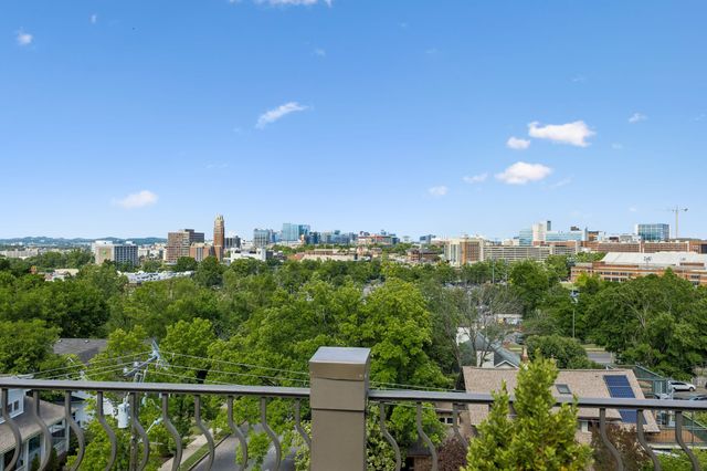 301 32nd Ave, S, Nashville, TN 37212