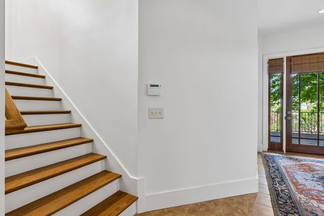 301 32nd Ave, S, Nashville, TN 37212