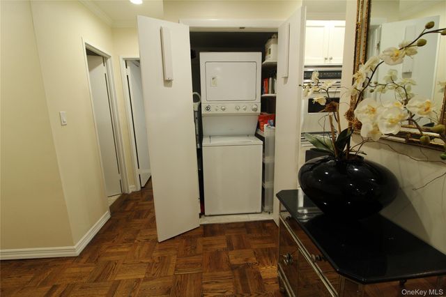 463 Summit Avenue 1- I, Cedarhurst, NY 11516