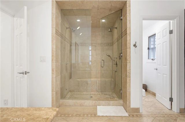 4155 Vicasa, Calabasas, CA 91302
