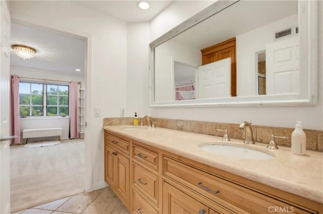 4155 Vicasa, Calabasas, CA 91302