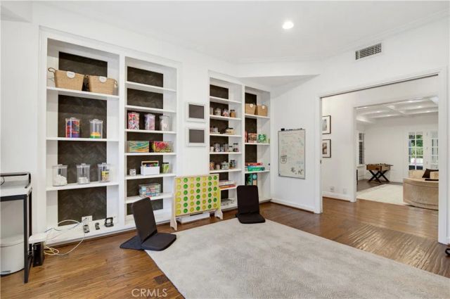4155 Vicasa, Calabasas, CA 91302