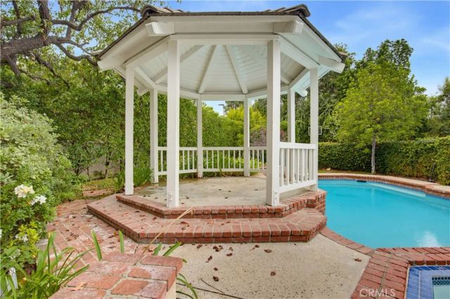 4155 Vicasa, Calabasas, CA 91302