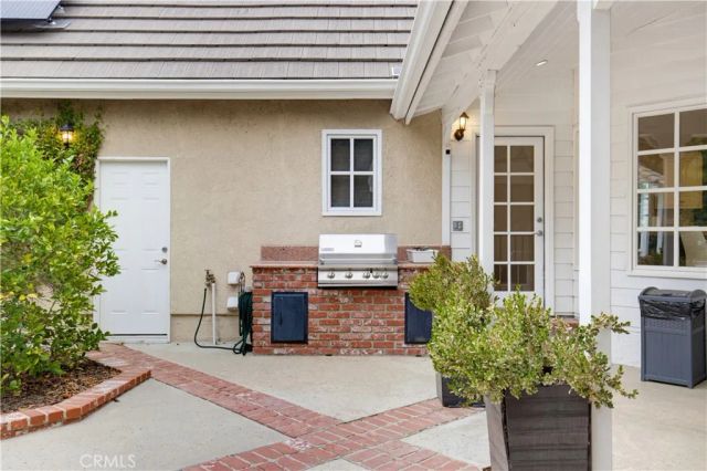 4155 Vicasa, Calabasas, CA 91302