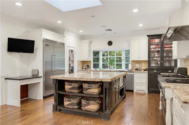 4155 Vicasa, Calabasas, CA 91302