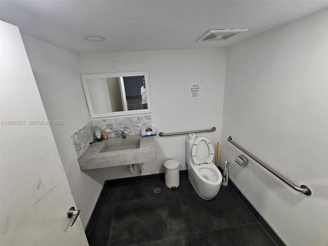 3241 NW 82 Avenue, Doral, FL 33122