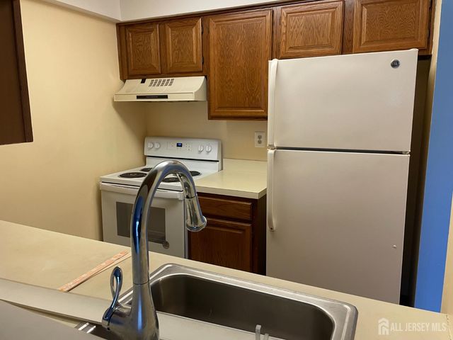 2107 Raven's Crest Drive, Plainsboro, NJ 08536