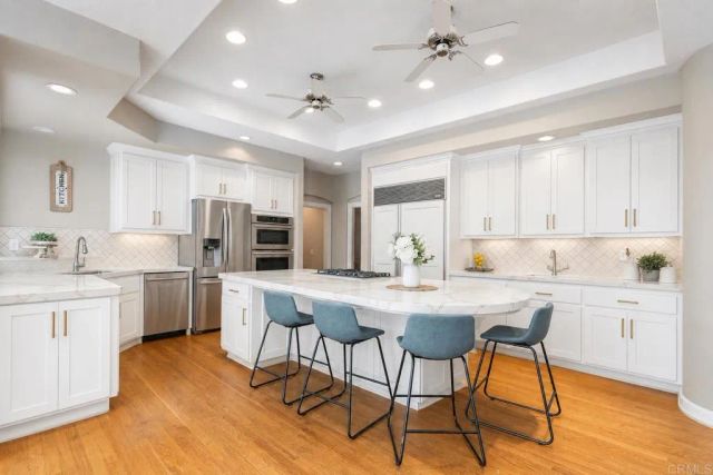 4327 Hollyhill Road, Vista, CA 92084
