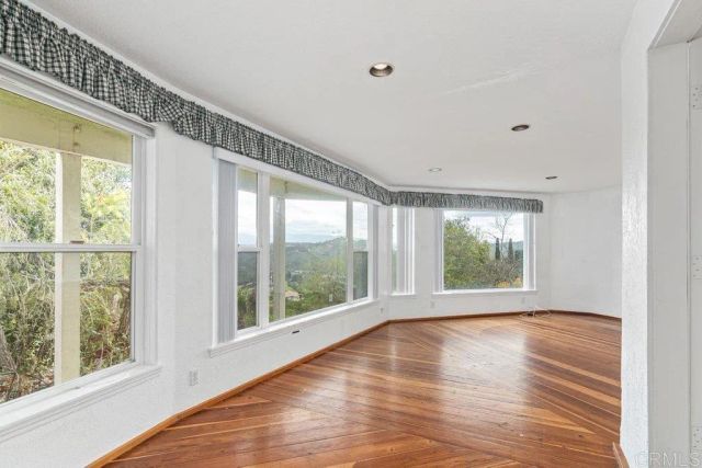 4327 Hollyhill Road, Vista, CA 92084