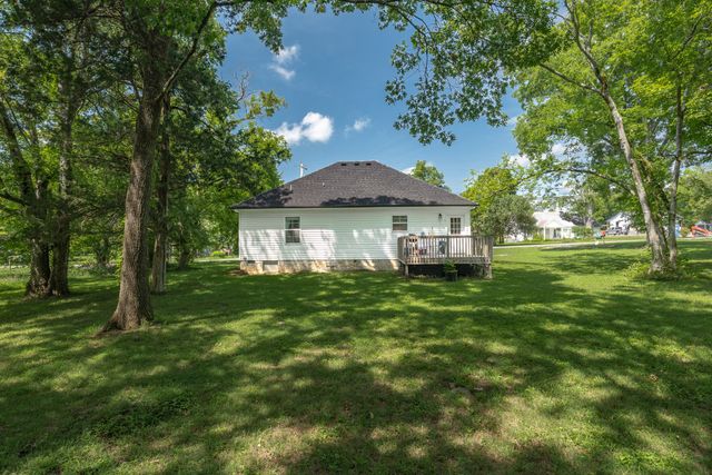 371 Holly Grove Rd, Lewisburg, TN 37091