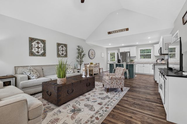 371 Holly Grove Rd, Lewisburg, TN 37091