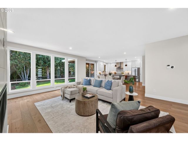 9228 Sw 50TH Ave, Portland, OR 97219