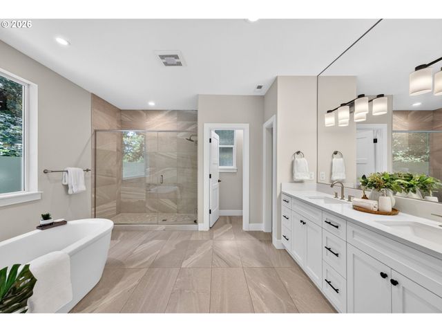 9228 Sw 50TH Ave, Portland, OR 97219