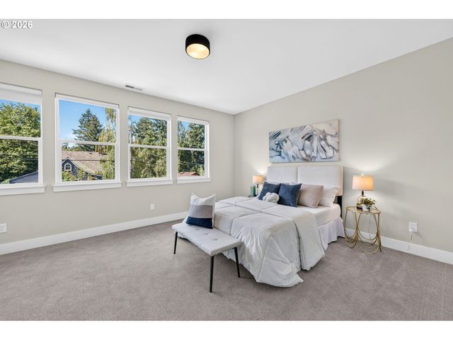 9228 Sw 50TH Ave, Portland, OR 97219