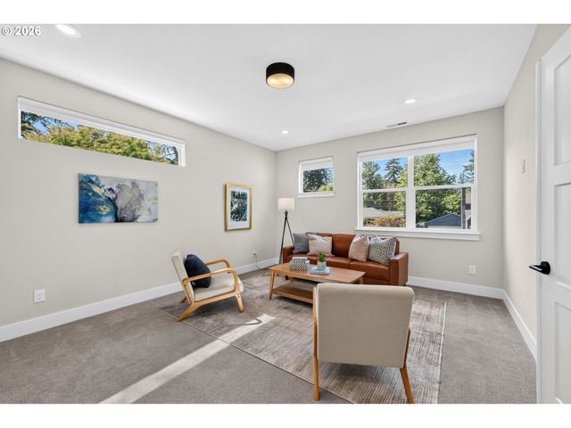 9228 Sw 50TH Ave, Portland, OR 97219
