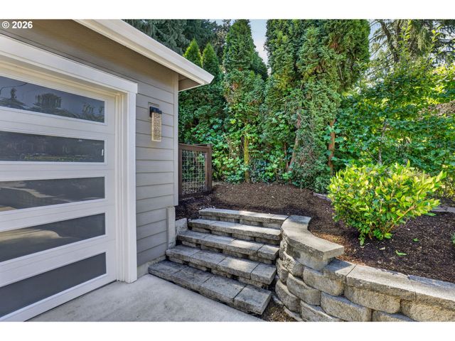 9228 Sw 50TH Ave, Portland, OR 97219