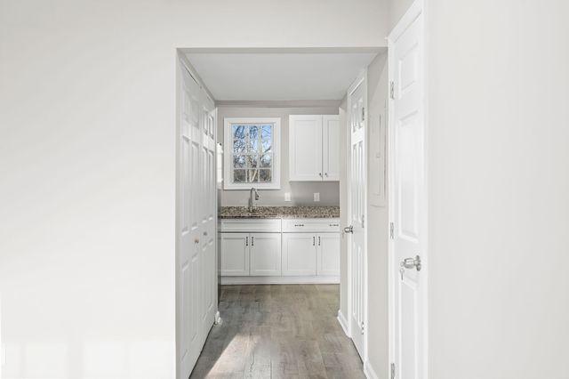 1204 Massman Dr, Nashville, TN 37217