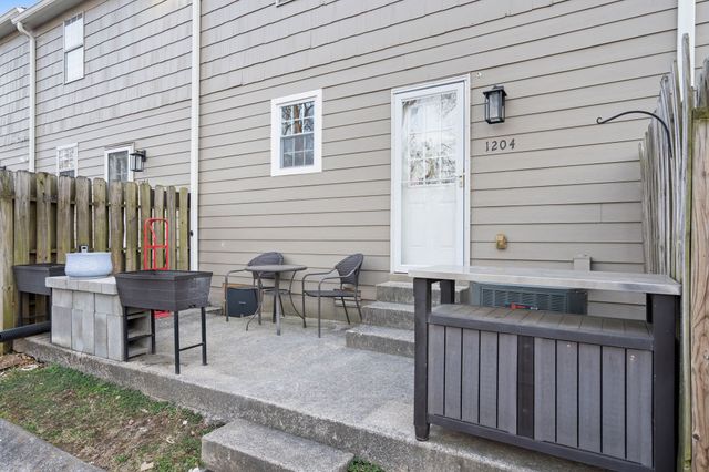 1204 Massman Dr, Nashville, TN 37217