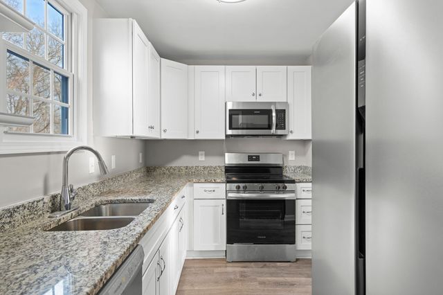 1204 Massman Dr, Nashville, TN 37217