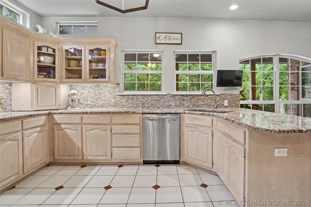 9012 S 41st West Avenue, Tulsa, OK 74132