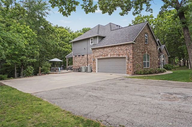 9012 S 41st West Avenue, Tulsa, OK 74132