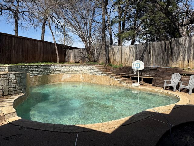 2307 Harrington Court, Euless, TX 76039