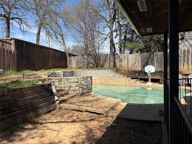 2307 Harrington Court, Euless, TX 76039