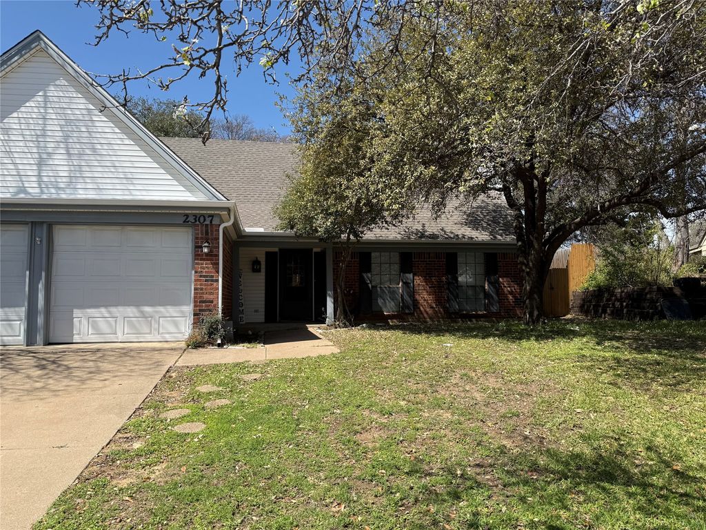 2307 Harrington Court, Euless, TX 76039