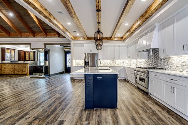 6301 Big Elk Drive, Fort Worth, TX 76140