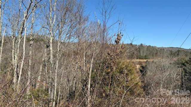 207 Receptive Drive 29, Glenville, NC 28736