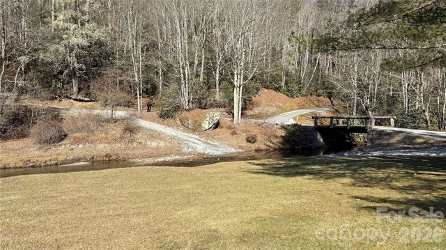 207 Receptive Drive 29, Glenville, NC 28736