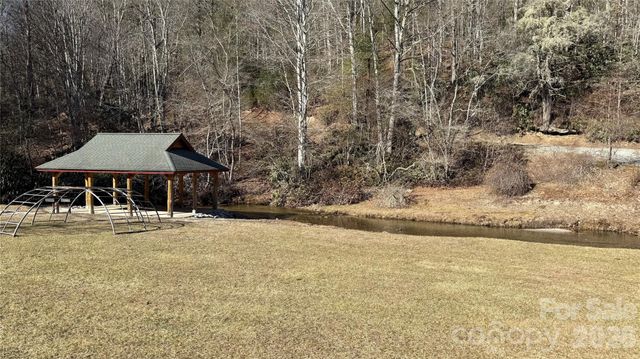 207 Receptive Drive 29, Glenville, NC 28736