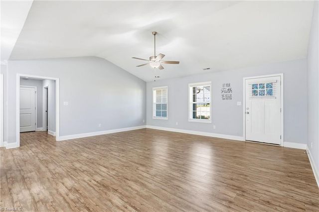 109 Brooke Ridge Drive, Thomasville, NC 27360