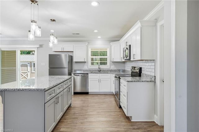 109 Brooke Ridge Drive, Thomasville, NC 27360