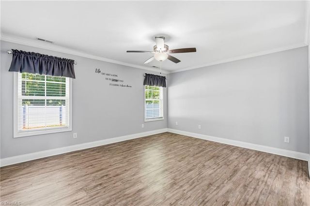 109 Brooke Ridge Drive, Thomasville, NC 27360