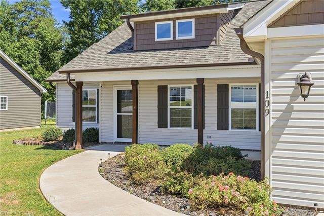 109 Brooke Ridge Drive, Thomasville, NC 27360