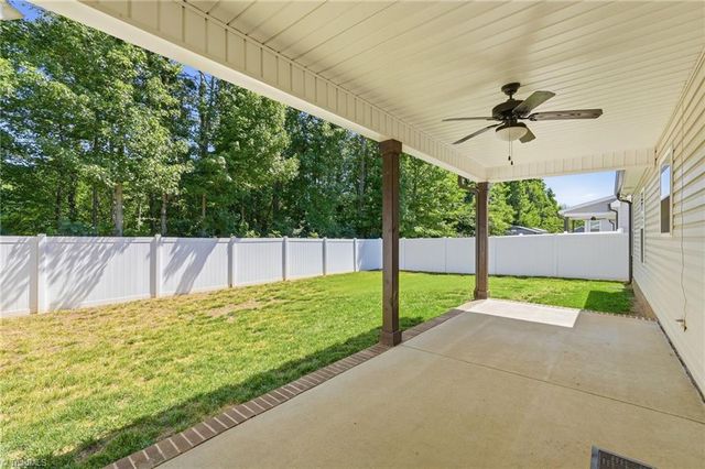 109 Brooke Ridge Drive, Thomasville, NC 27360