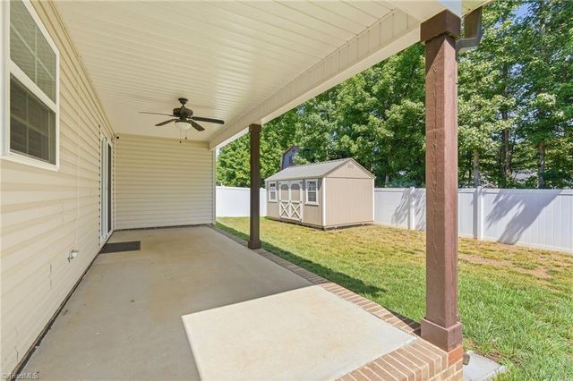 109 Brooke Ridge Drive, Thomasville, NC 27360