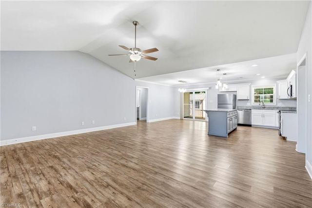 109 Brooke Ridge Drive, Thomasville, NC 27360