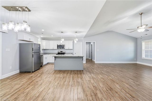109 Brooke Ridge Drive, Thomasville, NC 27360