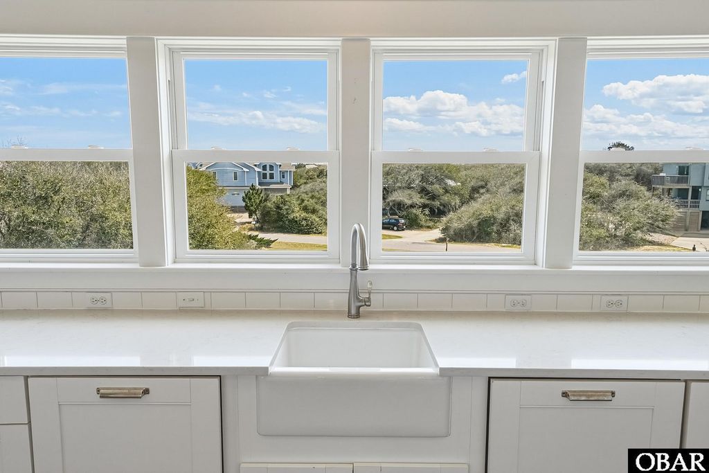 Image 20 of property listing at 12 Fourth Avenue Lot 19, Southern Shores, NC 27949