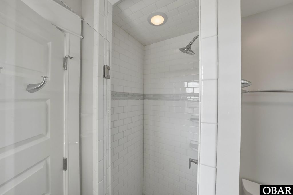 Image 27 of property listing at 12 Fourth Avenue Lot 19, Southern Shores, NC 27949