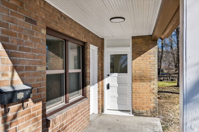 805 E 400 S, Springville, UT 84663