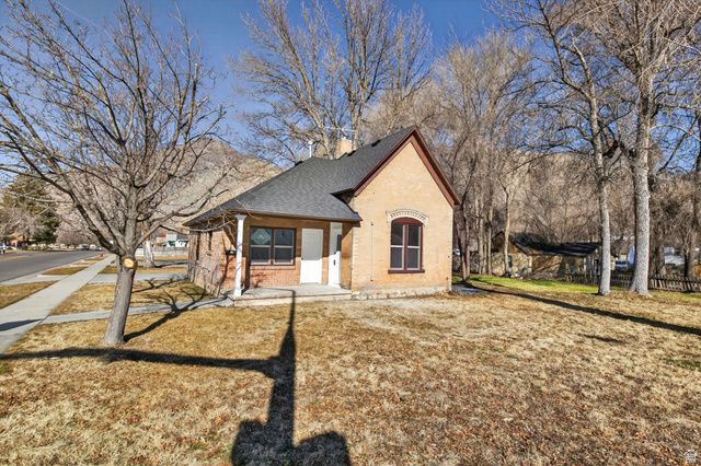 805 E 400 S, Springville, UT 84663