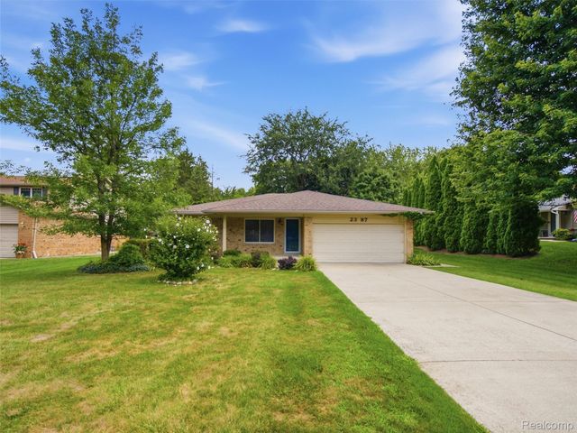 2387 Sanders Place, Bloomfield Hills, MI 48302