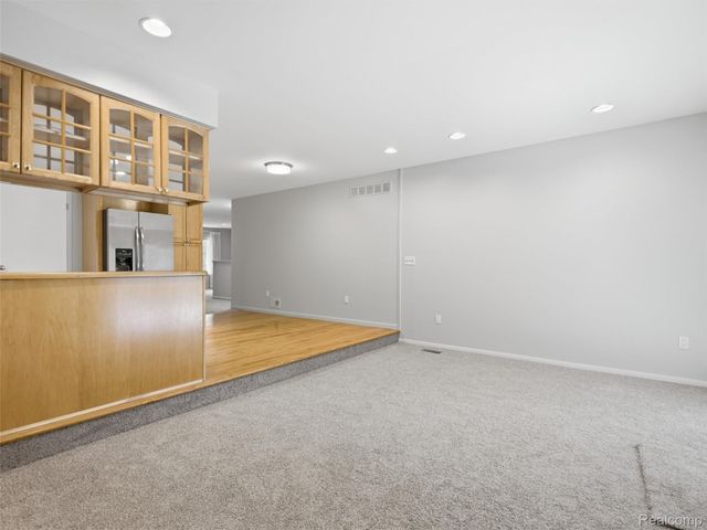 2387 Sanders Place, Bloomfield Hills, MI 48302
