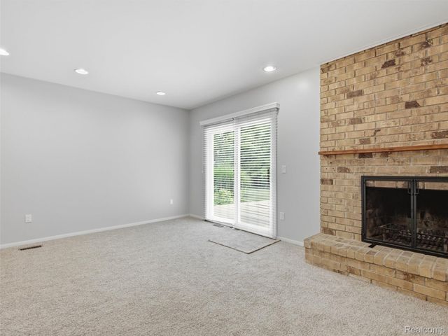 2387 Sanders Place, Bloomfield Hills, MI 48302