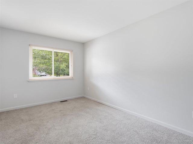 2387 Sanders Place, Bloomfield Hills, MI 48302